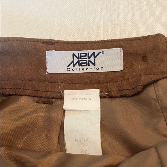 Elegant Brown Suede Skirt - Picture 2 of 4